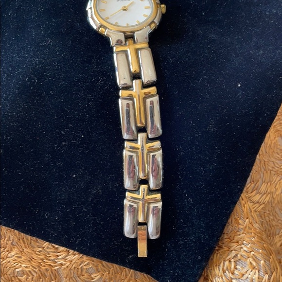 ?FLASH SALE! Bulova vintage two tone round watch main image 4